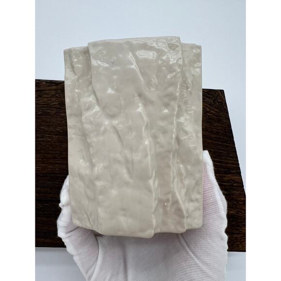 Pinch Hold Mug or Vase Ecru Beige Cream Ceramic - Picture 10 of 10